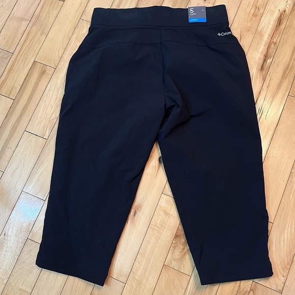 NWT Columbia Capris - Picture 3 of 9
